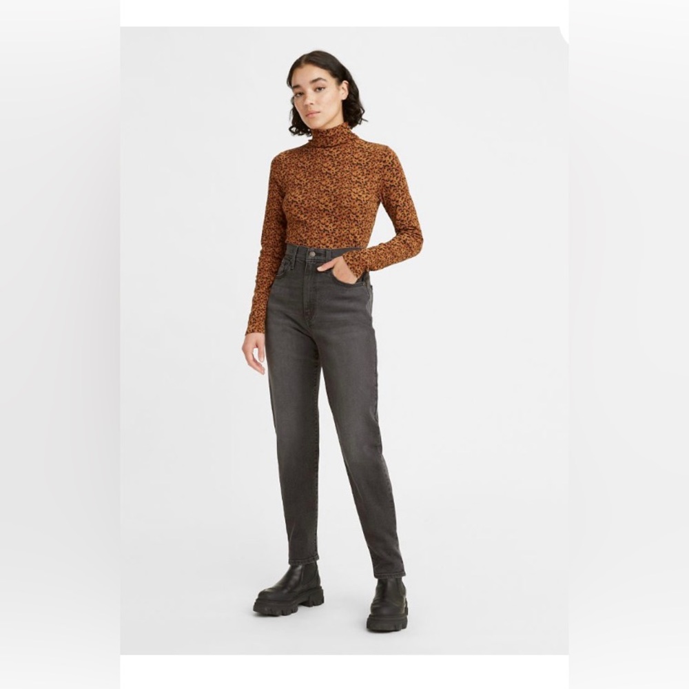 Levi’s High Waisted Mom Jeans EUC